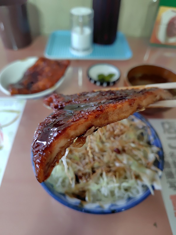 白孔雀ソースカツ丼